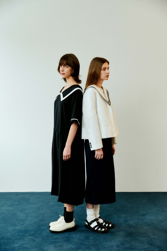 모델이 스튜디오 톰보이 제품을 입고 포즈를 취하고 있다. <신세계인터내셔날 제공>